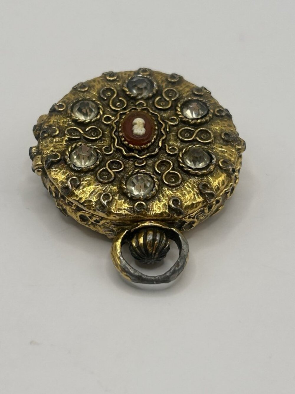 Vintage Mary Chess "Tapestry” Solid Perfume Compact Locket Original tag Cameo - Picture 13 of 16